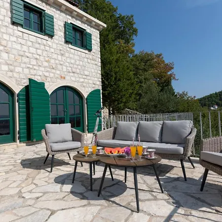 Stolovi With Panorama View By Guide * 克勒克