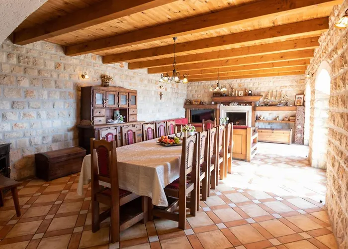 Stolovi With Panorama View By Guide * 克勒克