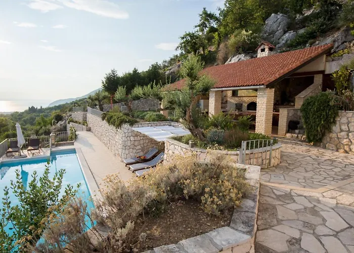 Stolovi With Panorama View By Guide 别墅