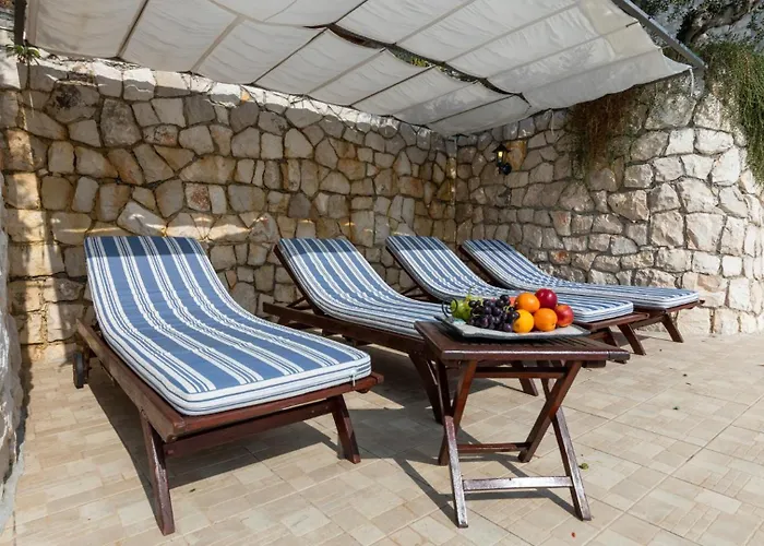 Stolovi With Panorama View By Guide 别墅 *