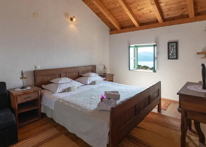 Stolovi With Panorama View By Guide 别墅