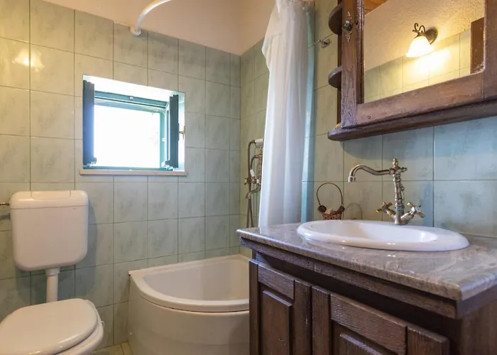 Stolovi With Panorama View By Guide 别墅