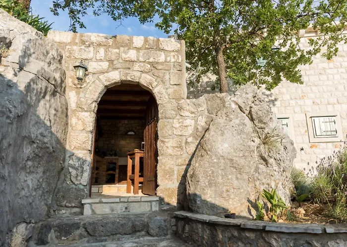 别墅 Stolovi With Panorama View By Guide 克勒克