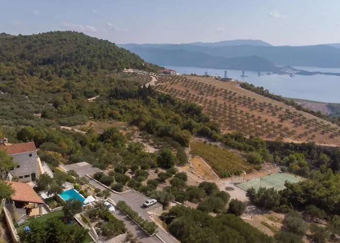 别墅 Stolovi With Panorama View By Guide 克勒克