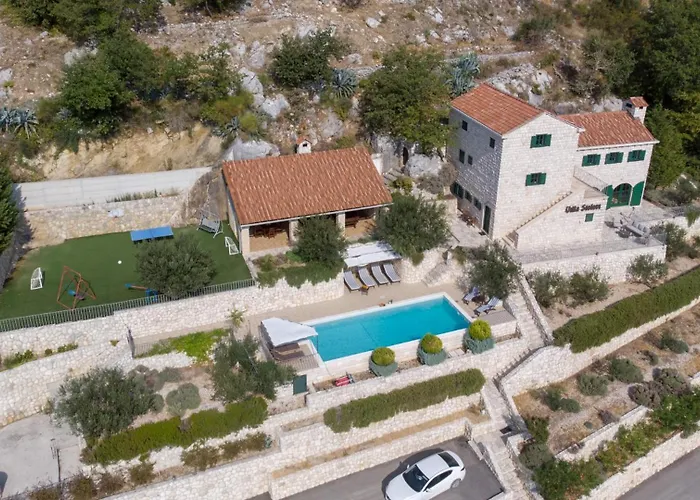 Stolovi With Panorama View By Guide