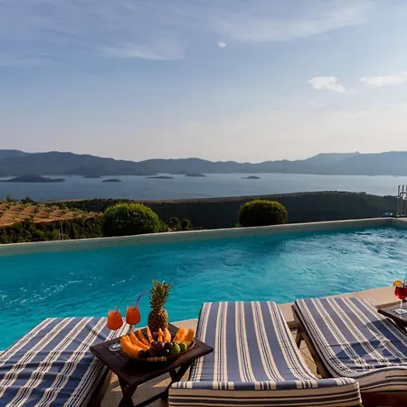 Stolovi With Panorama View By Guide *