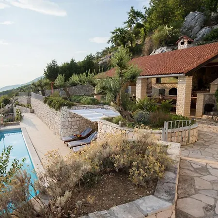 Stolovi With Panorama View By Guide Villa