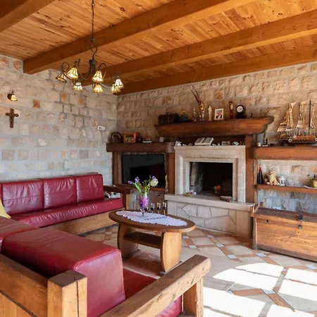 Stolovi With Panorama View By Guide *