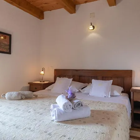 Stolovi With Panorama View By Guide *