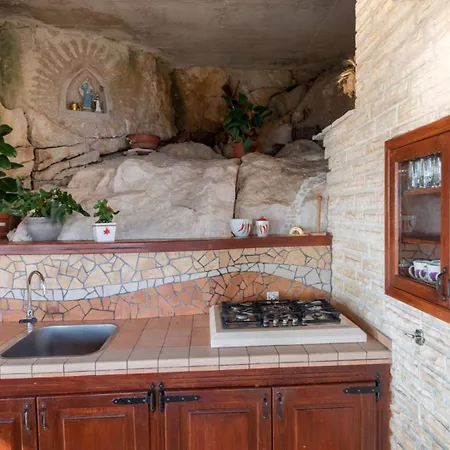 Stolovi With Panorama View By Guide *