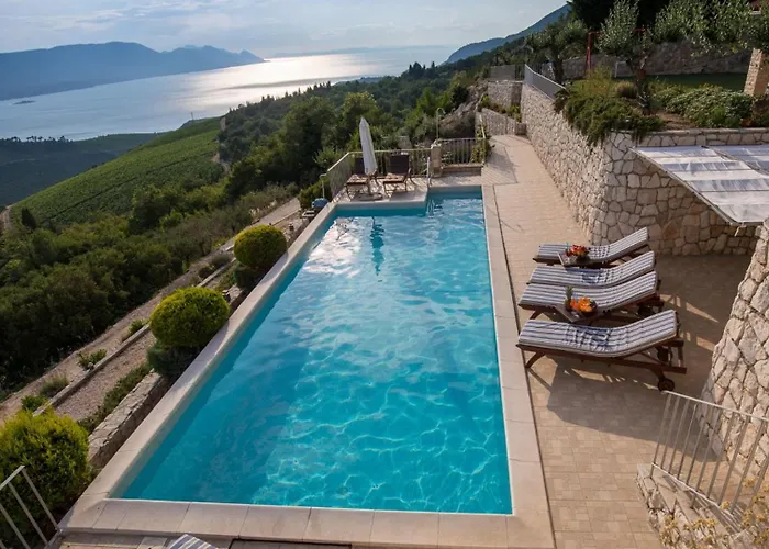 Stolovi With Panorama View By Guide Willa *