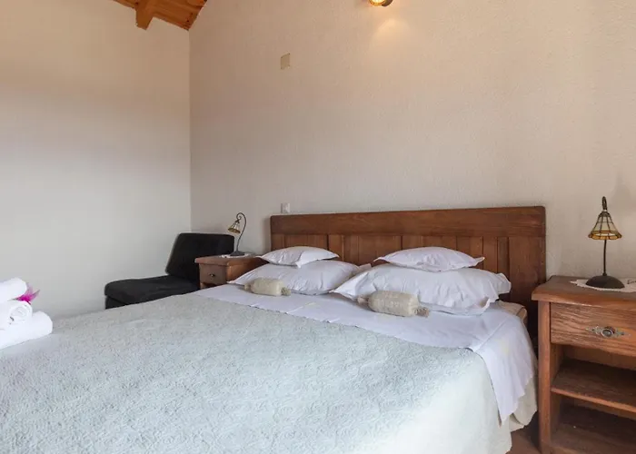 Stolovi With Panorama View By Guide Willa