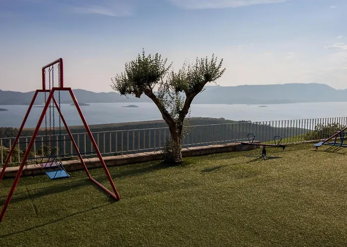 Stolovi With Panorama View By Guide