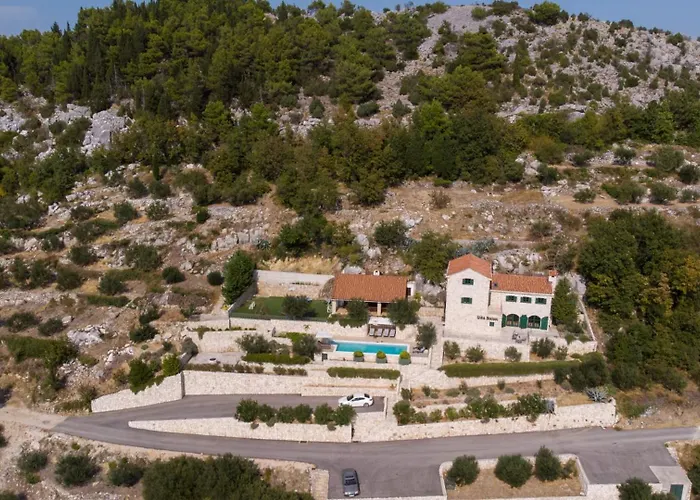 Stolovi With Panorama View By Guide Willa *