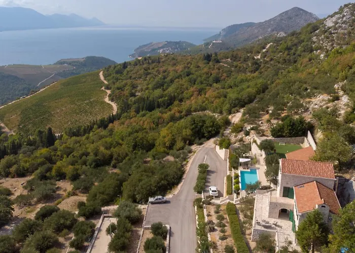 Stolovi With Panorama View By Guide Willa Klek