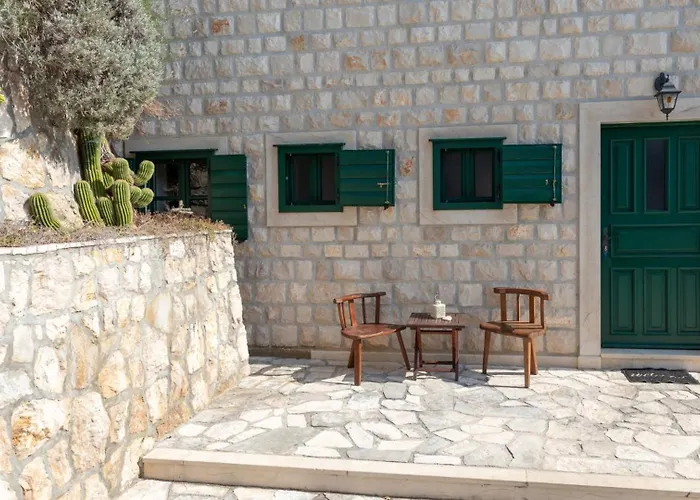 Stolovi With Panorama View By Guide Willa Klek